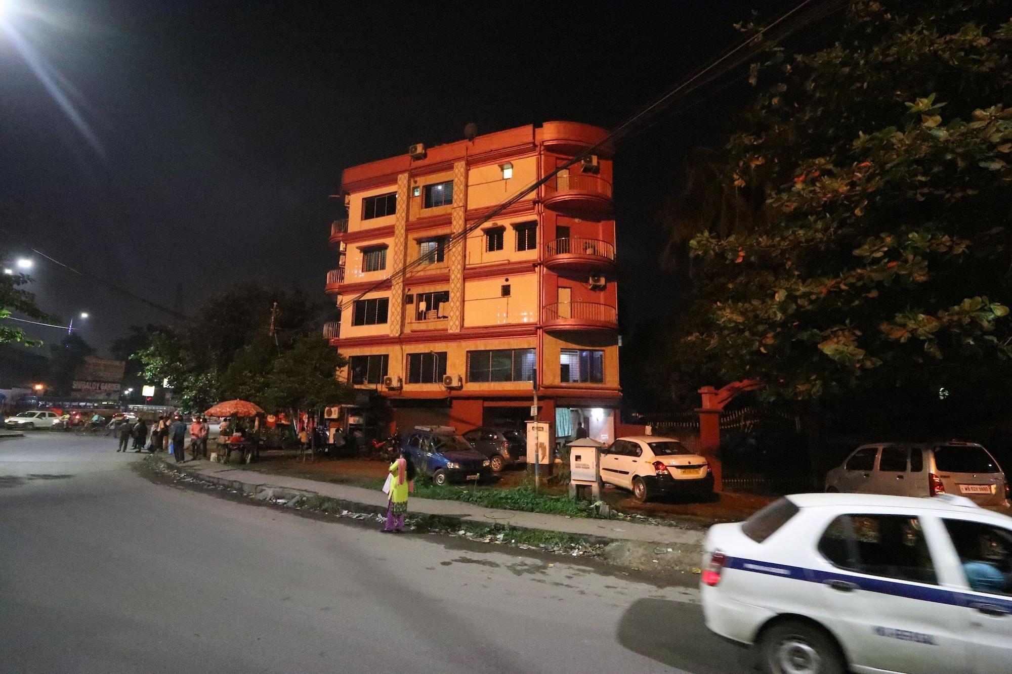 โอโย 18490 โฮเทล ชคนาถ อินเตอร์เนชั่นแนล Hotel Gauripur  ภายนอก รูปภาพ